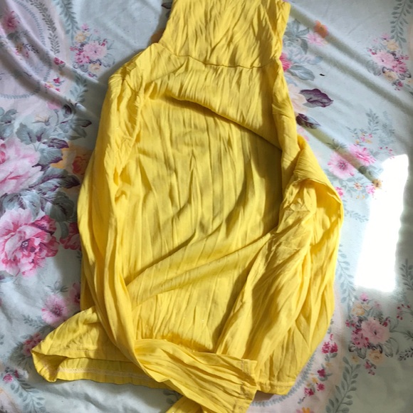 Yellow turtleneck sparkly long sleeve - Picture 2 of 4